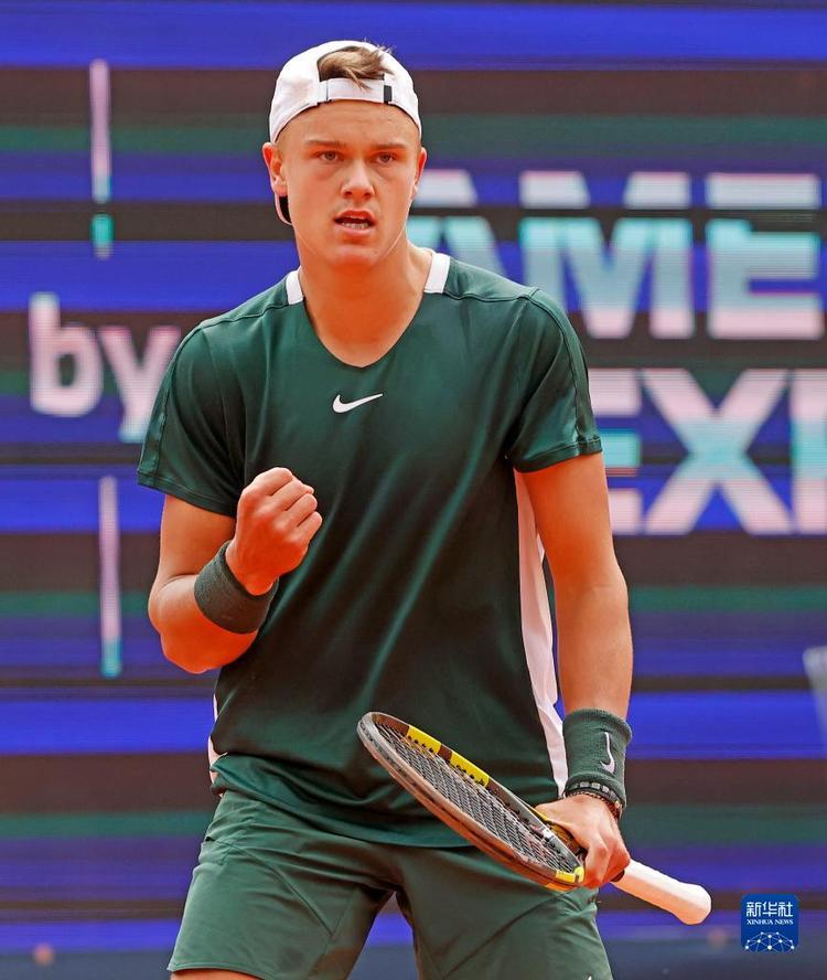 更加开放的 更加开放的