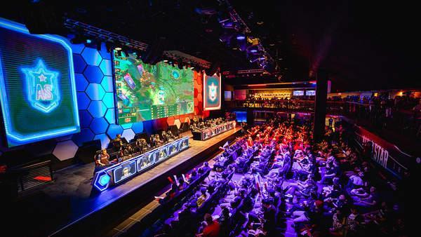 当看台上最 当看台上最